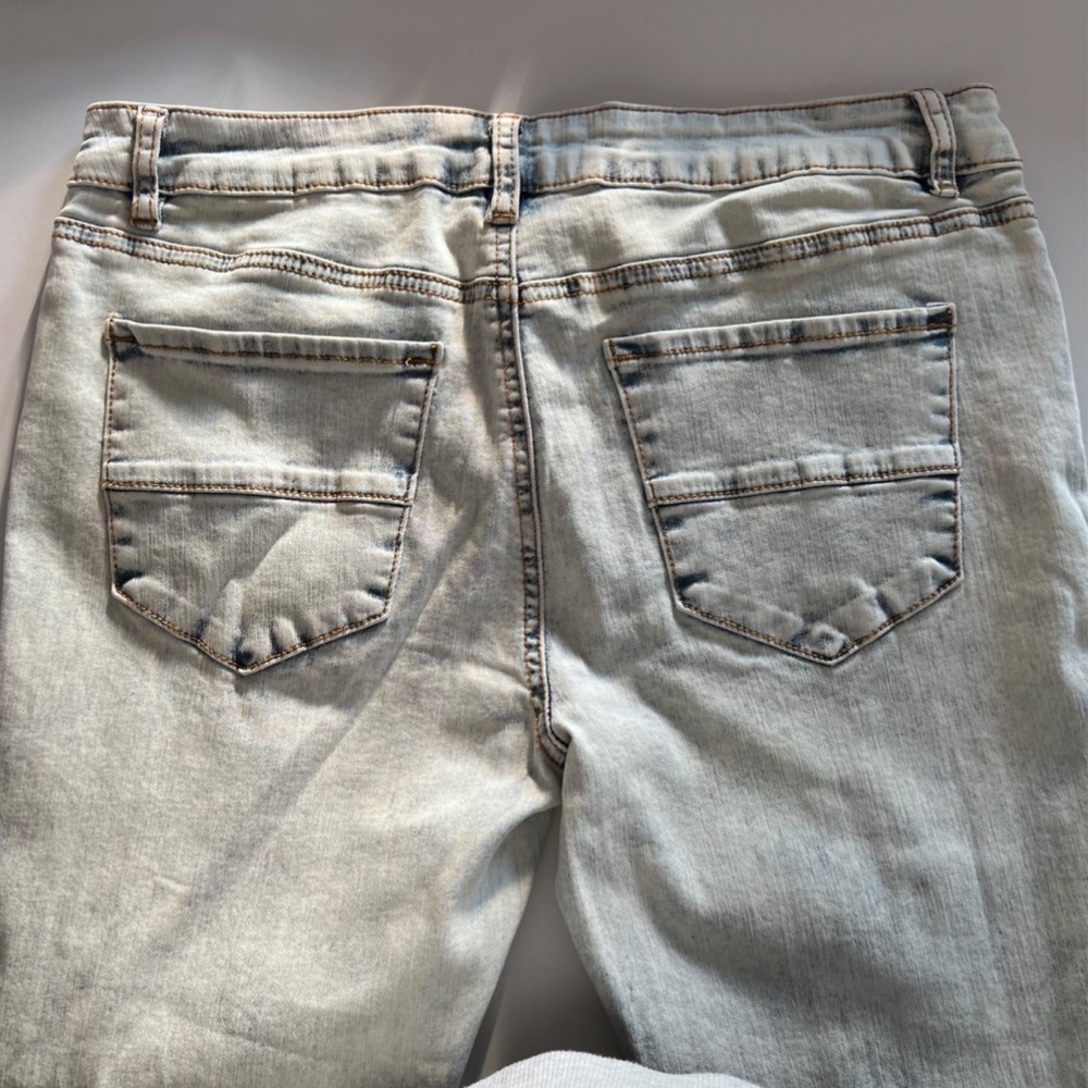 Light wash Distressed straight leg Jeans - size 12 - Picture 8 of 9